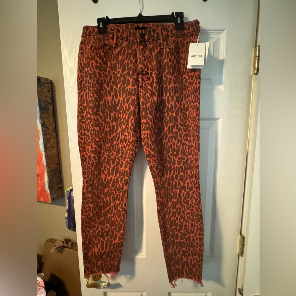 Mother Denim Looker Ankle Fray rust leopard print jeans. Size 31.